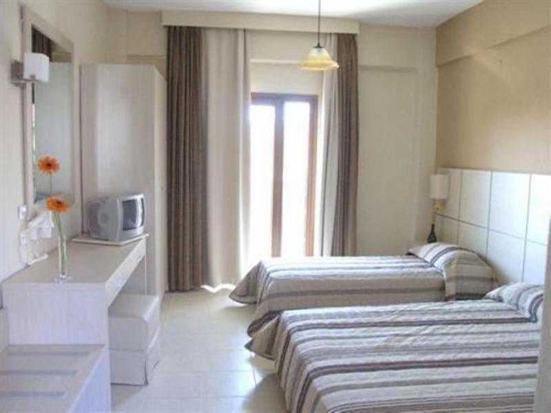 Aristotelis Hotel Fourka Bagian luar foto
