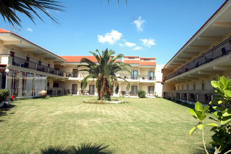Aristotelis Hotel Fourka Bagian luar foto