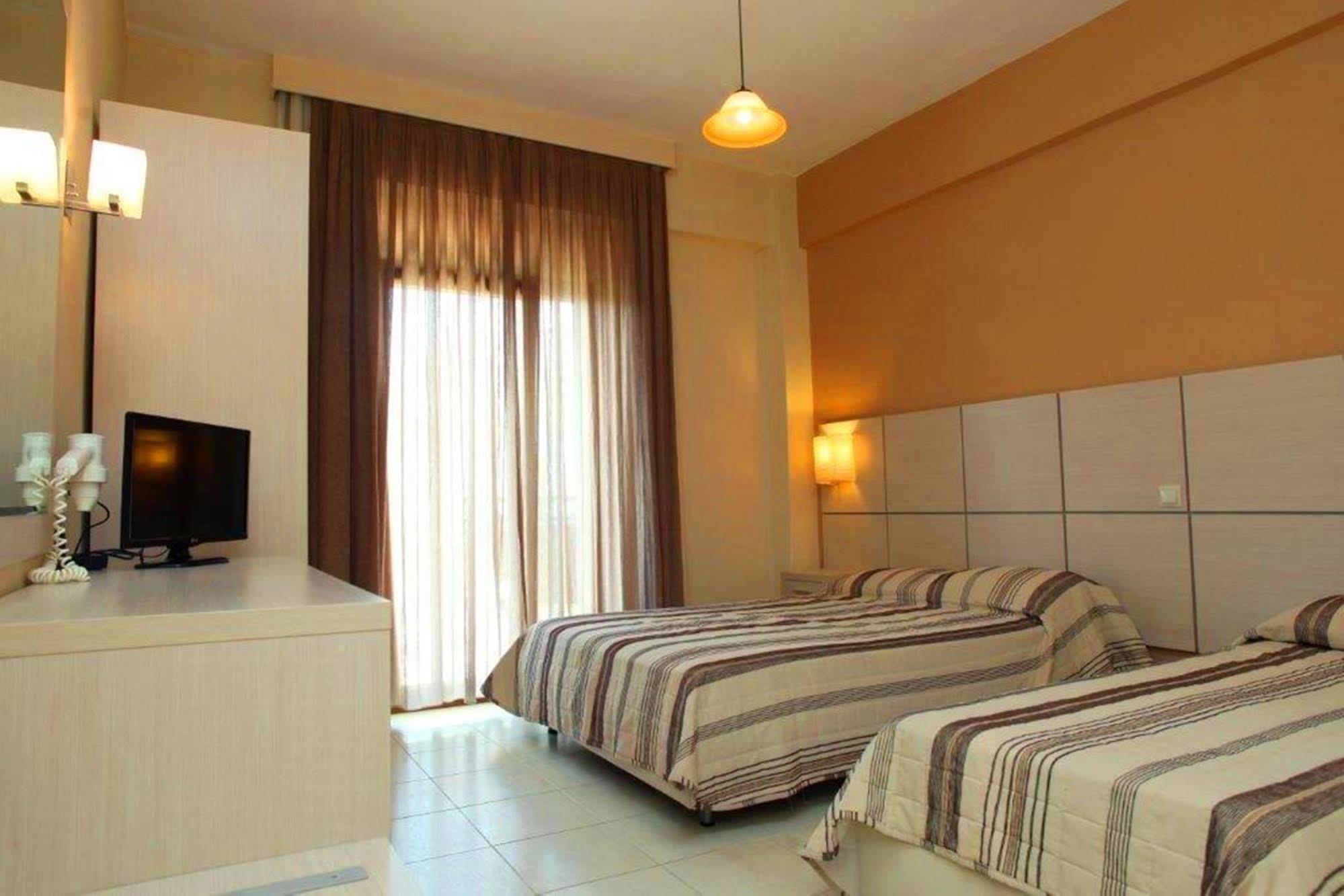 Aristotelis Hotel Fourka Bagian luar foto