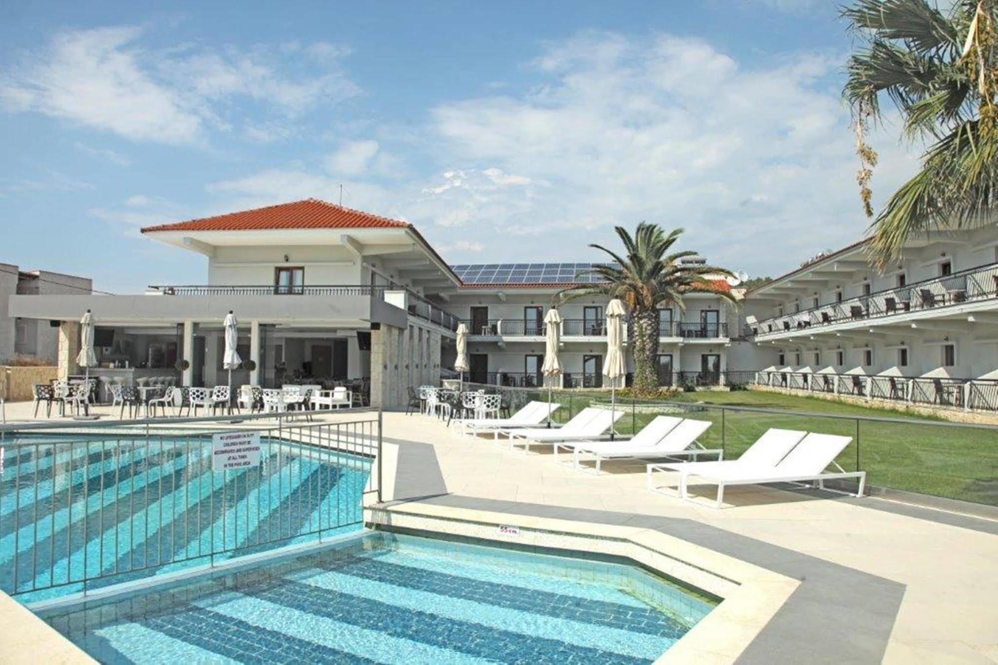 Aristotelis Hotel Fourka Bagian luar foto