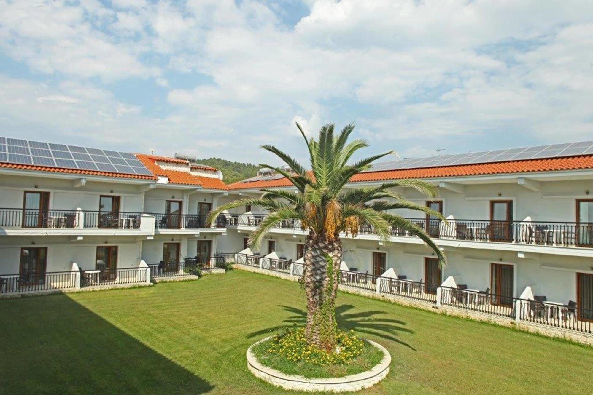 Aristotelis Hotel Fourka Bagian luar foto