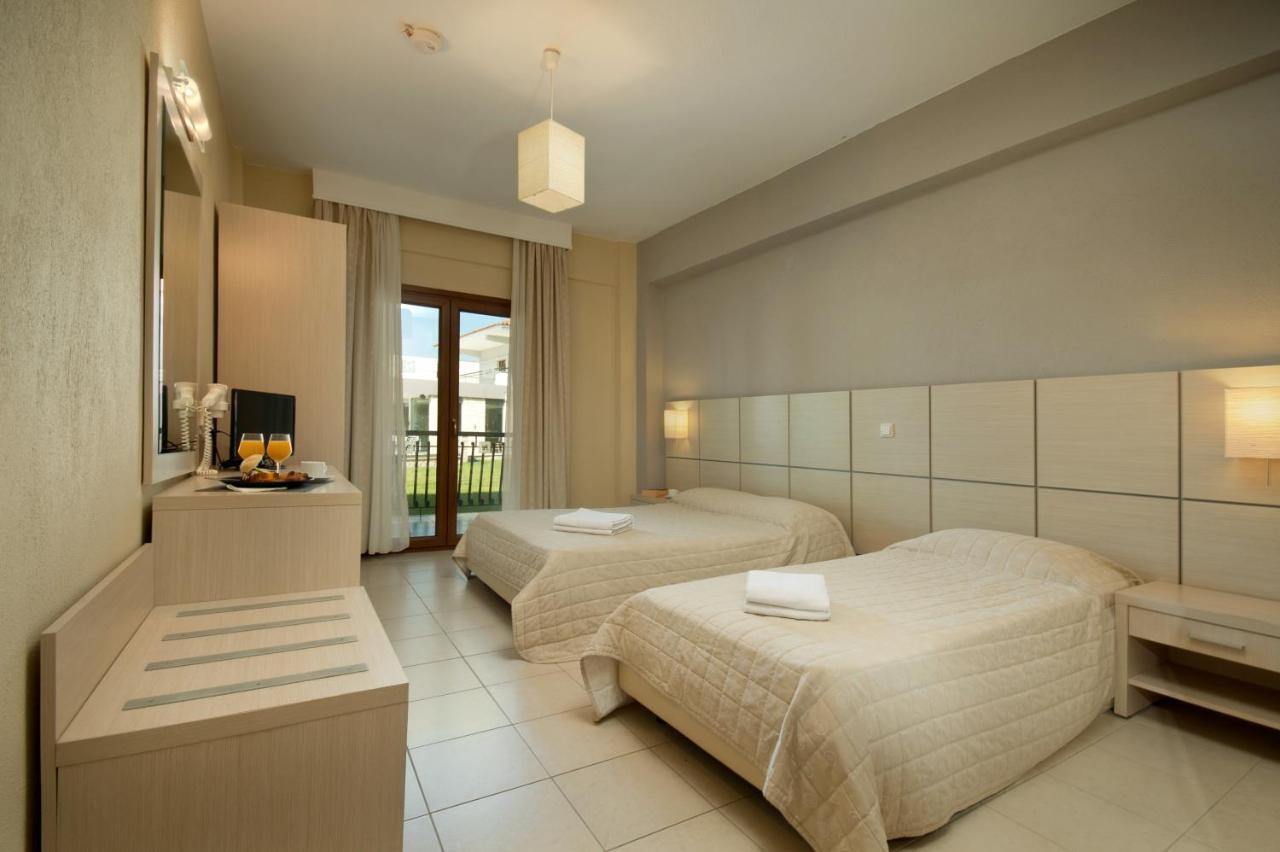 Aristotelis Hotel Fourka Bagian luar foto